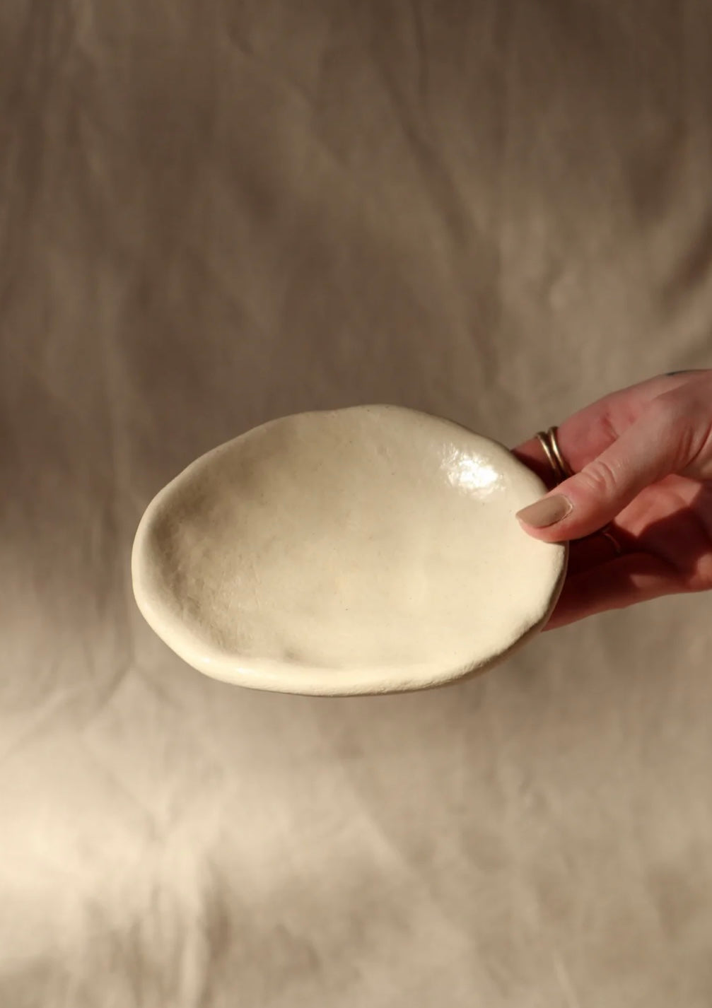 Ancient white clay burn dish