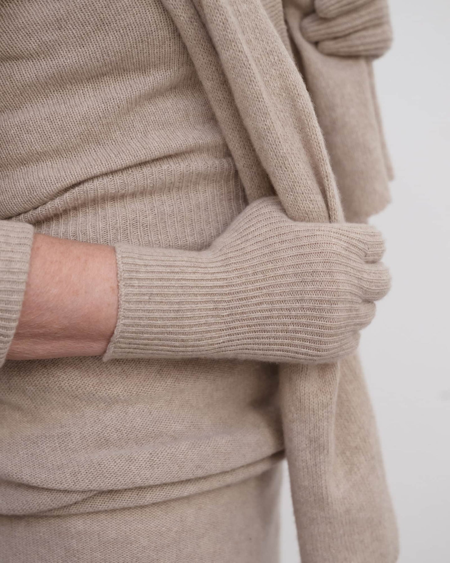 Baserange cashmere Ribbed Gloves