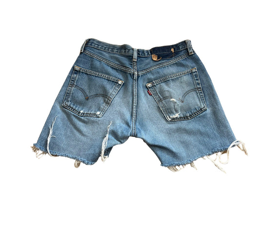 Vintage Levi’s 501 Shorts- Size 27